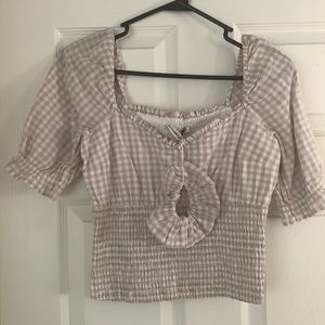 Abercrombie & Fitch cropped blouse with matching hair tie, size small.
